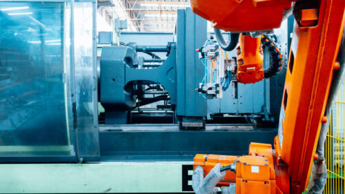 collaborative robots for plastic production